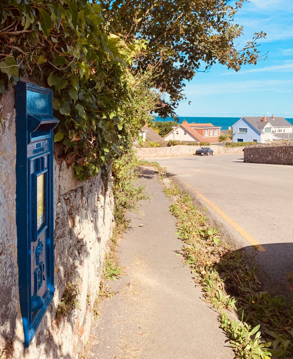 cherryaimless's tweet photo. ...and youโve seen these two before, but here they are again! The one at the museum, and my very favourite by the Colonelโs and Annieโs house. #LetterAppSoc #Alderney #PostBoxSaturday https://t.co/NgCDsR7MiZ