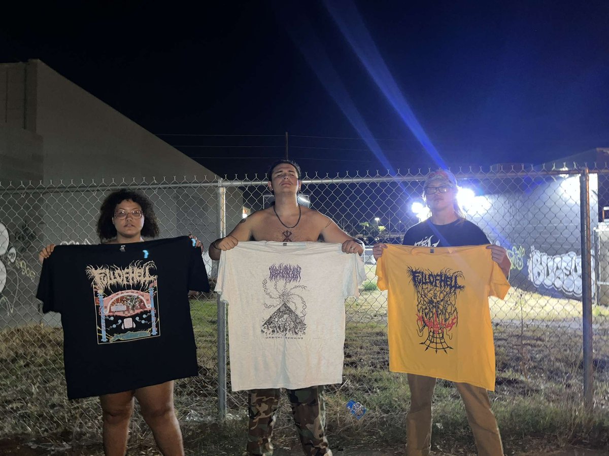 zouleon2113's tweet photo. Shirt and pants i wore to the gig got totally soaked thru, shoutout the big dude in the leather jacket ur hard to knock over #successfulcampaign https://t.co/Nuc2QBDmBe