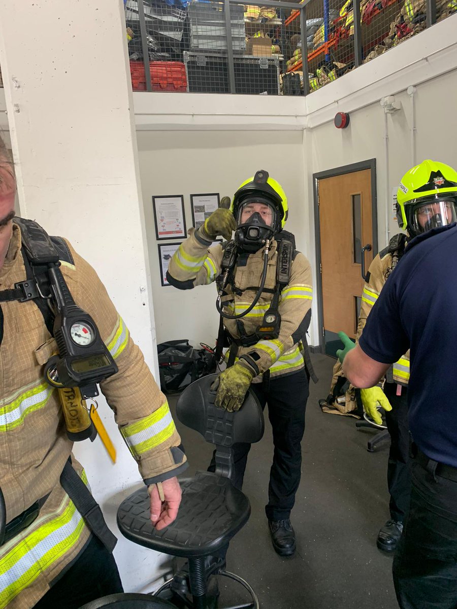 Gibbo341's tweet photo. It was good to catch up with Blue Squad from @HumbersideFire On-Call recruits course 03/2022 as they start Breathing Apparatus training today. Red Squad are on with Immediate Emergency Care at our training centre. #beourfuture #visualleadership @davecollingwoo3 https://t.co/BELSPJ8NA0