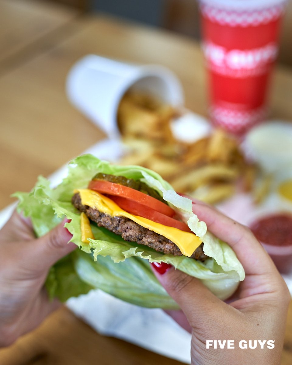 Five Guys Kuwait tweet media