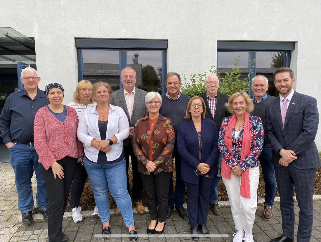 IRLinFrankfurt's tweet photo. It was great to be back in #Friedberg to give a presentation on #Ireland to their twin town planning committee. We were joined by reps from Friedberg’s partner towns of Villiers-sur-Marne &amp; Entroncamento. @dantkowiak https://t.co/DE13UzIC6c