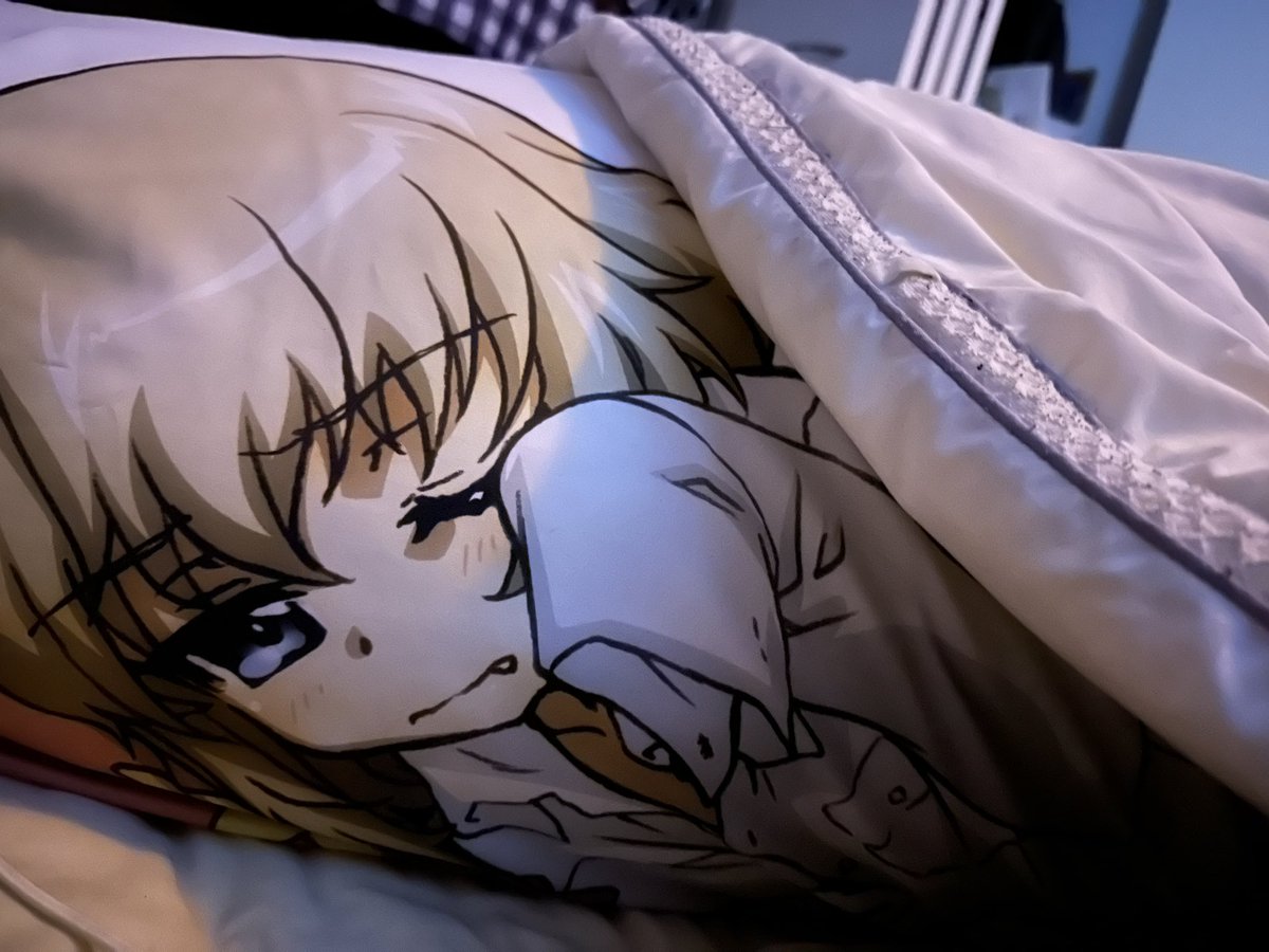 ナイトモードヤバいねw
薄暗い部屋なんだけどなぁ… 