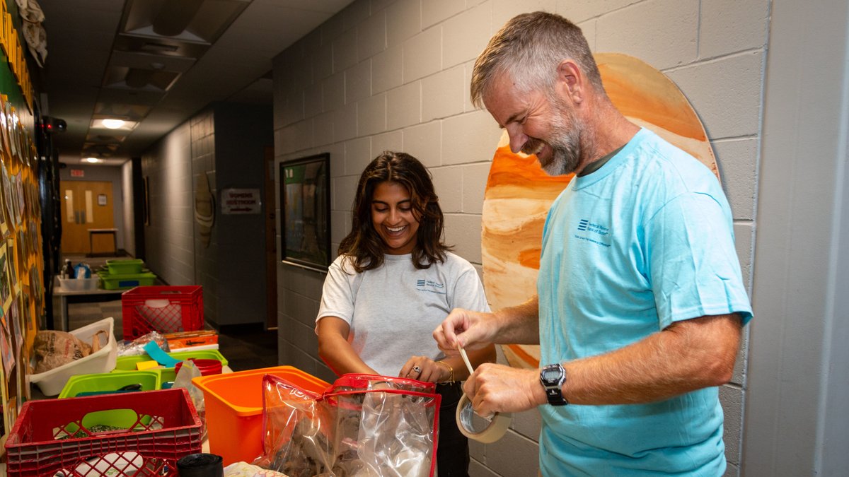 BostonFed's tweet image. Last week, about 60 #BostonFed employees volunteered at various locations in the Greater Boston area for the Bank’s annual Community Care Day. We snapped some photos as employees worked in their communities.