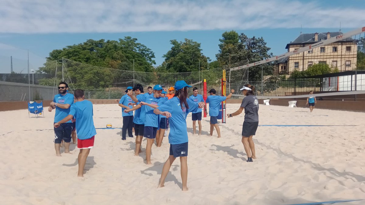 FMadridVB's tweet photo. Hemos participado en la II Olimpiada Inclusiva que organiza @GomezFundacion
¡Ha sido todo un placer aportar nuestro granito de arena con las actividades de Vóley Playa!
#DeporteInclusivo #VóleyPlaya #FMVB https://t.co/oA5aDPcVfS