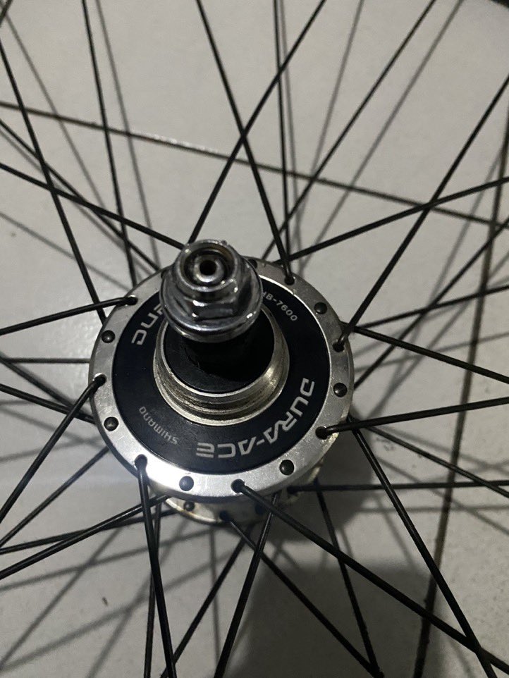 akimuga's tweet photo. #fnfjb 

rims Velocity A23(udah ada brake line nya), hub Shimano dura ace, ban continental ultra sport

1.5jt nego!!!! DM for more info 🔥🔥🔥 https://t.co/7X4kVEsVvg