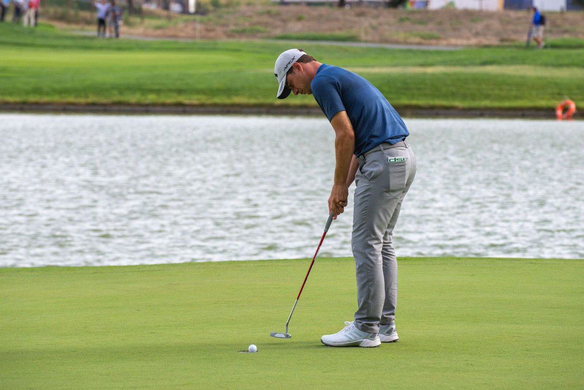 FederGolf's tweet photo. ๐Cazoo Open de France
Dopo il terzo giro in Francia ๐ฉ๐ฐRasmus #Hojgaard รจ ancora in vetta alla classifica (-12), seguito da ๐ฟ๐ฆ #Coetzee (-11).
๐ฎ๐นOttimo giro di #Migliozzi che, grazie ad un giro bogey free con 5 birdie, recupera 25 posizioni: ora รจ 9/o (-7). #Laporta รจ 73/o (+5). https://t.co/2MrriX08Ad