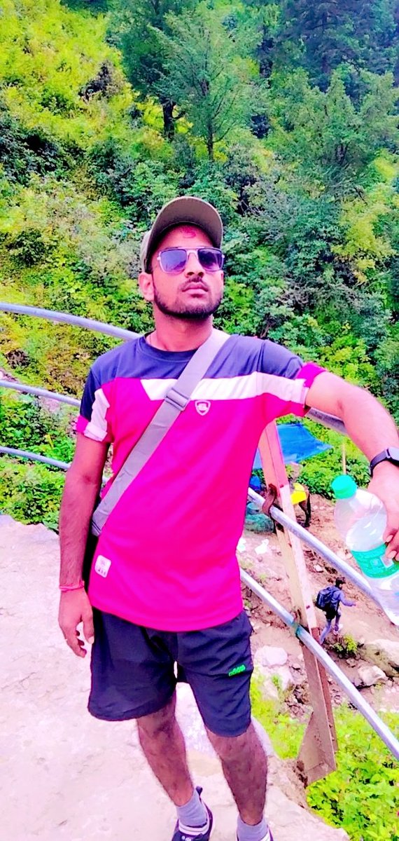 पहाड़ की वादियां