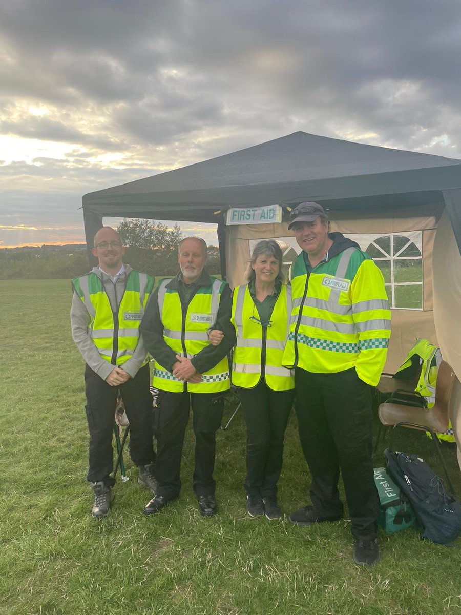 EventOxon's tweet image. OFAR team providing First Aid support @FaringdonRUFC Family Fun Day! Great team work!
