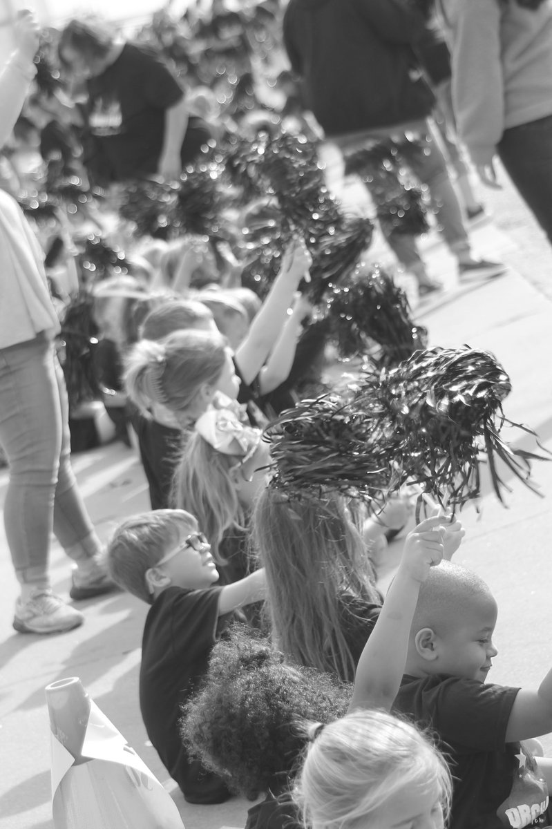 It was an amazing Friday! We had SO MUCH FUN walking our hometown streets as a part of the Willard Homecoming 2022 Parade! We also loved seeing the littles out front of our building!