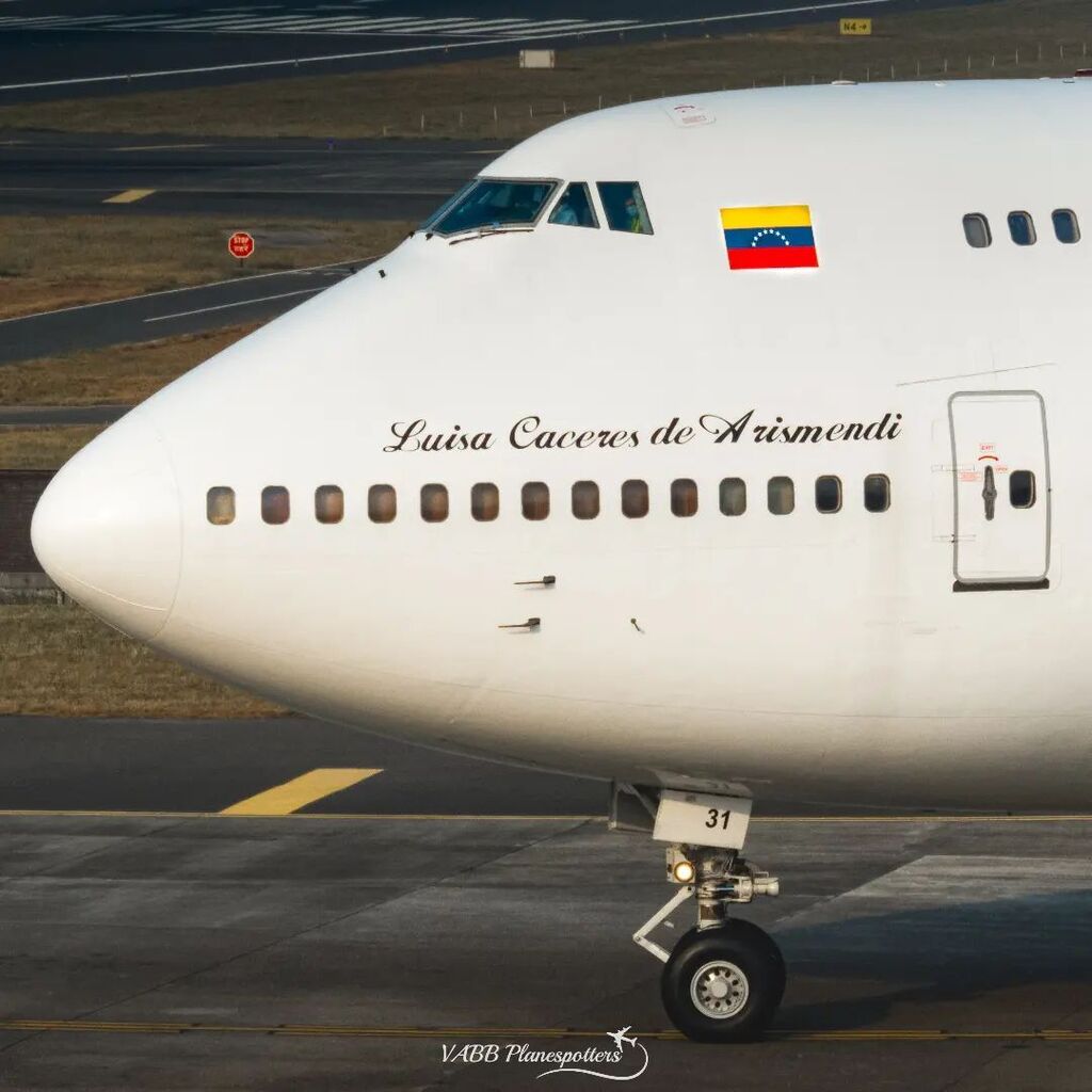 vabbplnespottrs's tweet photo. Emtrasur Cargo Boeing 747-300M
.
📸-Nikon B700
.
Tags-
#aviation #sky #avgeek #aviationlovers #boeing #aircraft #pilot #airplane #plane #fly #travel #flight #airport #aviationphotography #instagramaviation #airbusboeingaviation #CSMIAmoments #pilotli… https://t.co/5y39ndYN1W https://t.co/uRuBXFN7wU
