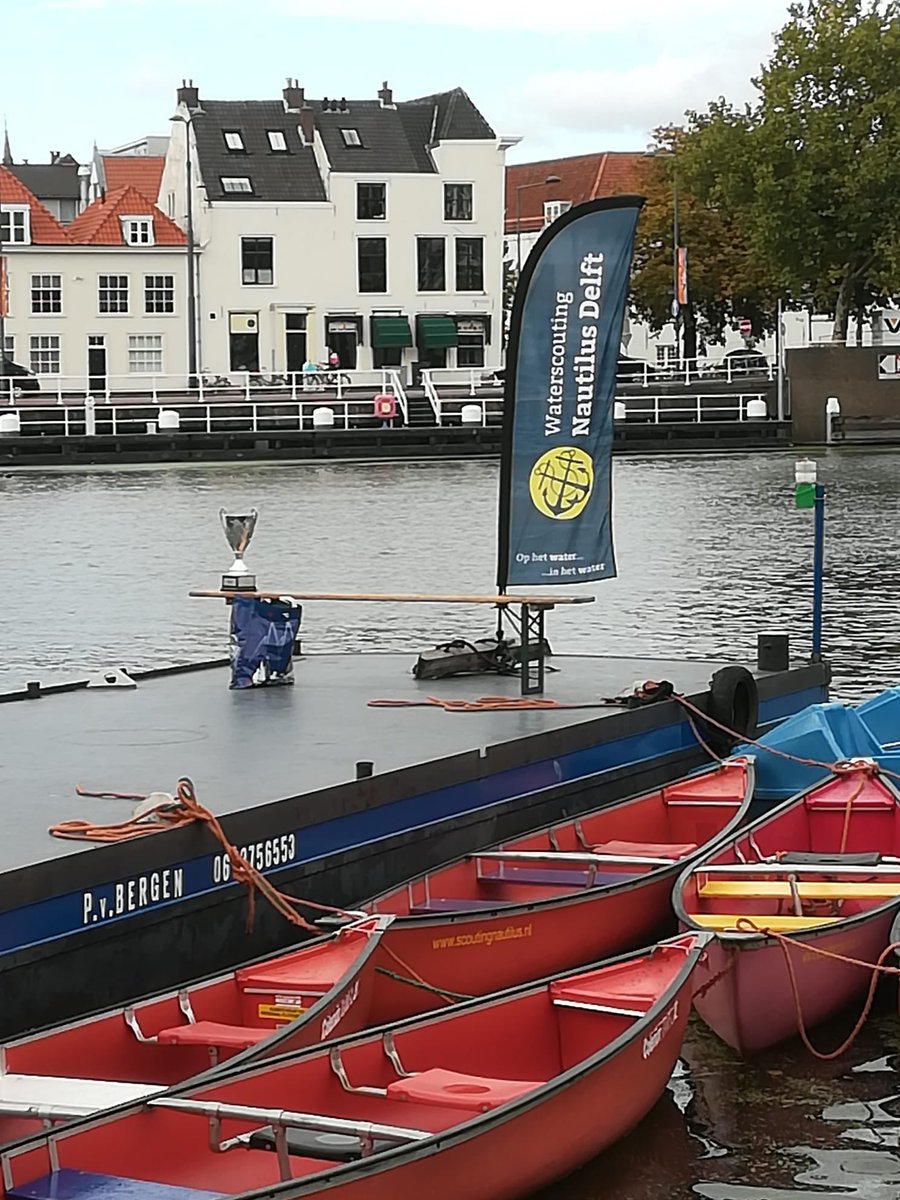 nautilusdelft's tweet photo. Gezellig druk vandaag op de #waterboulevard! 🛟⚓️⛵️Verschillende bezoekers hebben ons #historischbedrijfsvaartuig M.S. Energie van de binnenkant kunnen bewonderen, en gevaren in onze Canadese kano’s. 🛶🌤 Bezoekers, organisatie en medestandhouders bedankt! 😘 Volgend jaar weer? https://t.co/oPAJyG6Odr