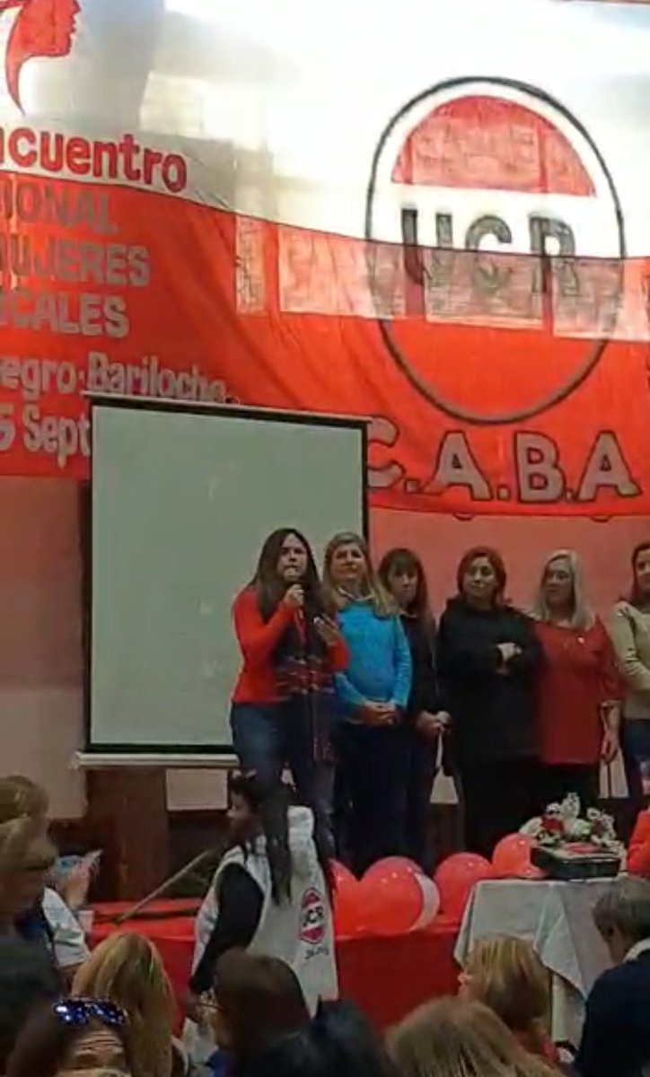 PamelaMaya30's tweet photo. "Penetrar en las mesas de poder, estar en la mesa de la toma de decisión", @martinezdolom , representándonos.
#ENMR
#40AñosDeDemocracia
#MujeresRadicales https://t.co/mzTyzBRuqe
