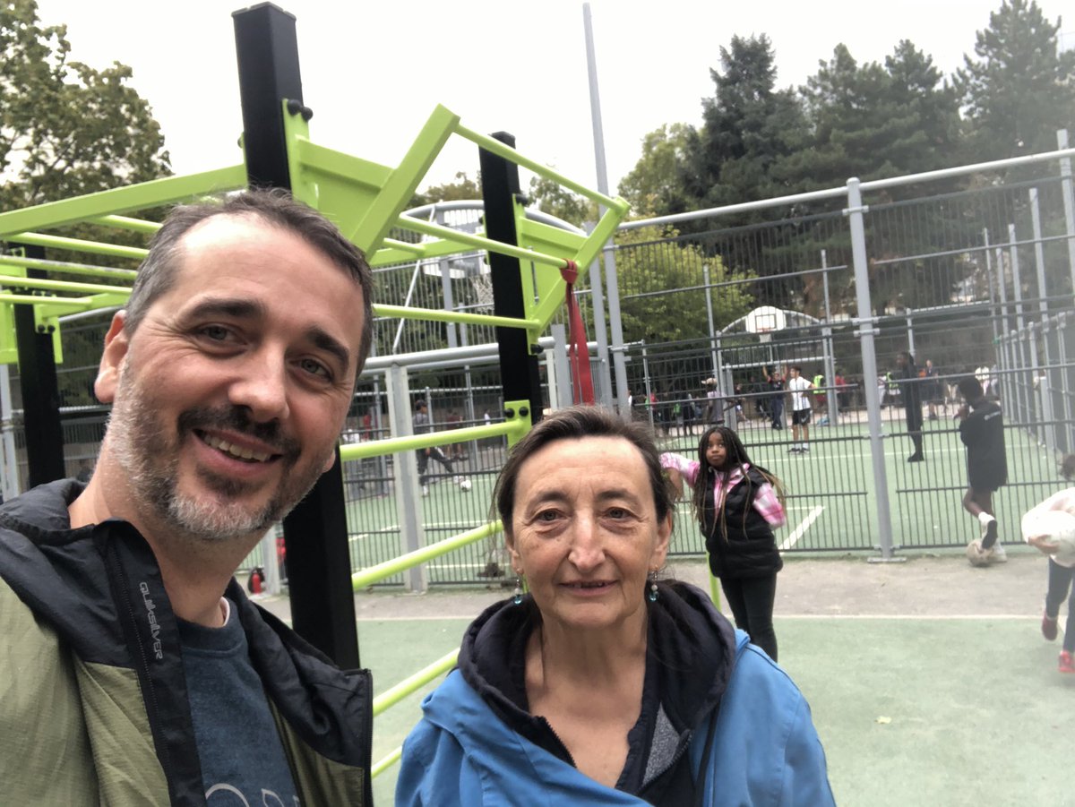 A_Viscontini's tweet photo. Rassemblement pour la vie, contre les rixes, en hommage à Hismael Diabley au square de la Roquette #Paris11 

Avec @JoelleMorel11 nous apportons tout notre soutien aux jeunes et acteurs qui œuvrent pour le quartier #conseildequartier #LBFR @mjc_mercoeur #OlgaSpitzer https://t.co/WJTJ0hjdxV
