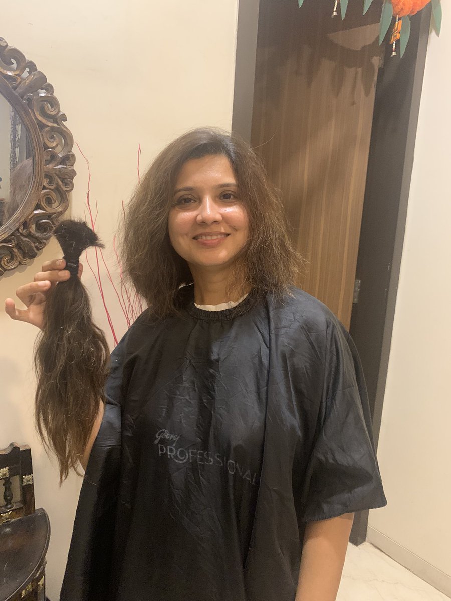 sompura_preeti's tweet photo. Time to donate hairs to cancer patients.Please spread awareness and donate your hairs.#Cancers #cancerpatients #donateyourhairs #donation #copewithcancer @copewithcancer https://t.co/3JqjArz5jN