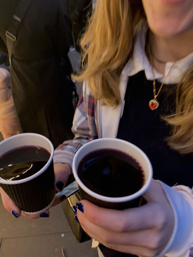 stardustfile's tweet photo. mulled wine and falling leaves https://t.co/MTo2tcViL7