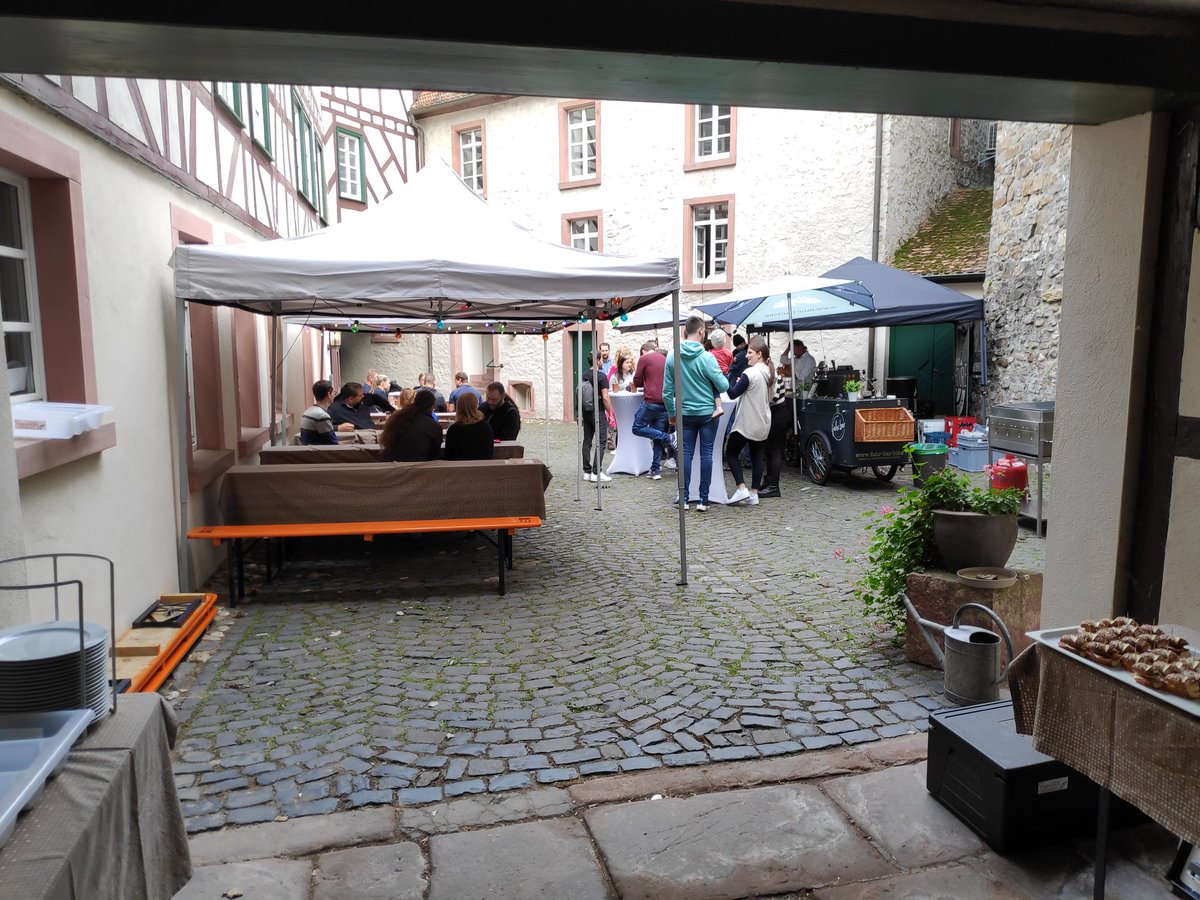 denktmit's tweet photo. Heute großartiges #Sommerfest für Kunden, Friends and Family, organisiert von unseren großartigen #Genossen. https://t.co/bsiG0p7WIp