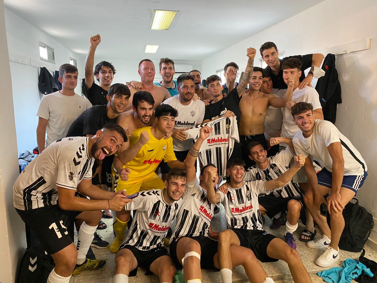 TORPEDO1966's tweet photo. Torpedo 3 ( Pp y Rober ⚽️⚽️) 
Mocejon   0
Espectacular el partido vivido hoy en el municipal,  pasión, entrega y ganas que nos dan los tres puntos. Enorabuena chicos y a seguir así. https://t.co/jbo2xiw3ZI