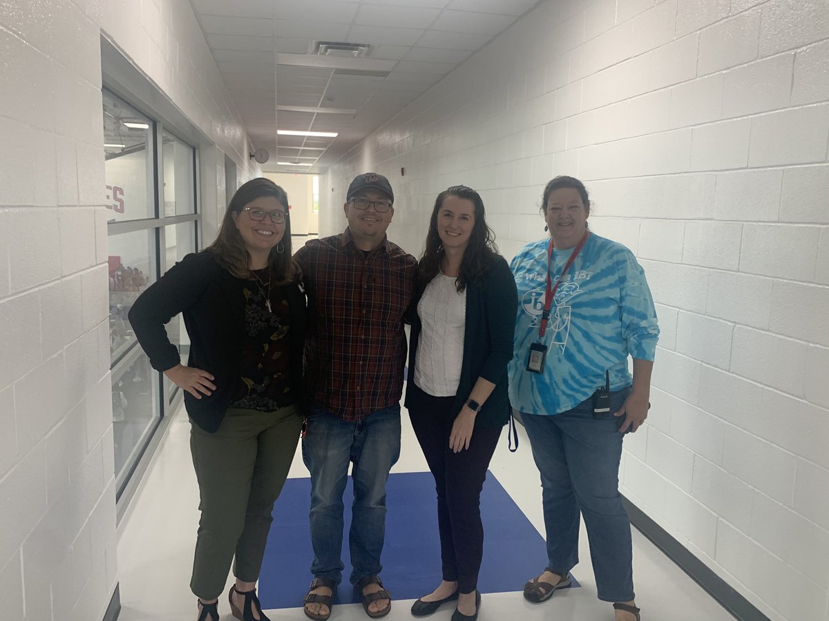 YesMsWess's tweet photo. Spending the afternoon at the IMBA College Fair! 12:30-3 at Gar-Field HS @IBatGFcom @UnityReedHS @PWCSNews @PwcsSpecialty @LDMcDade @TheColon_s https://t.co/OlJZeR9KPw