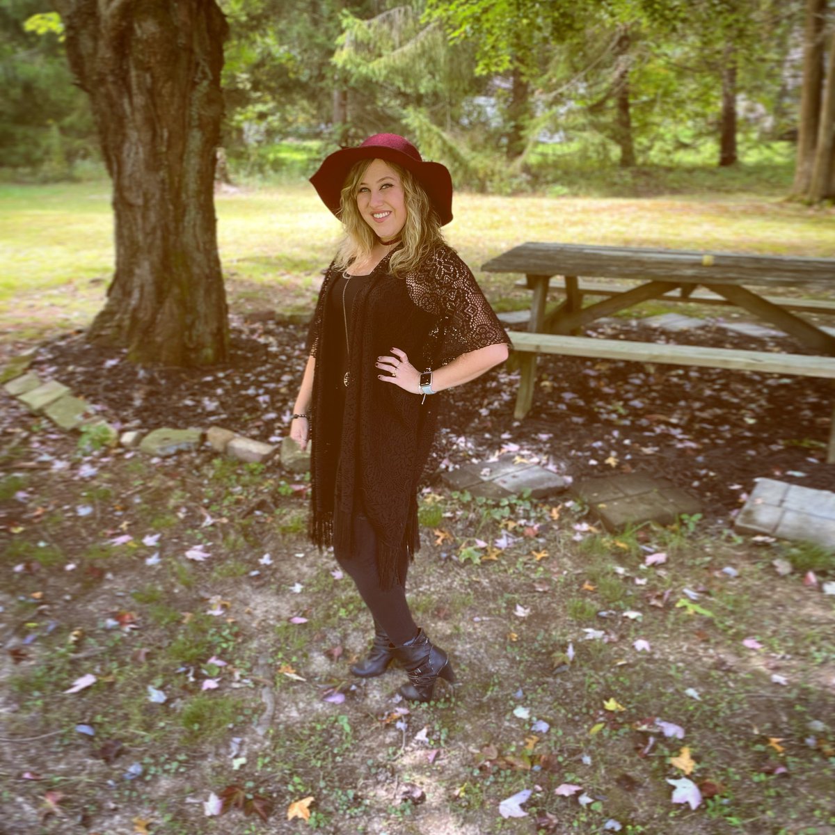 TaylorCarson5's tweet photo. Must be the season of the witch. 🖤
Time to pay homage to our lord and savior, Stevie Nicks. #Coven #WitchesNightOut https://t.co/KqTNWYZWsG