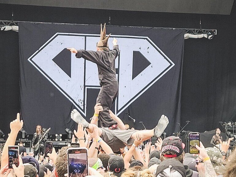 WeAreDed's tweet photo. Thank you @LTLFest LOUDMOUTHS!
You were fucking incredible to party with. Huge love to you all👊🏻 Until next time…#StayDed https://t.co/gPVbPjUj6i