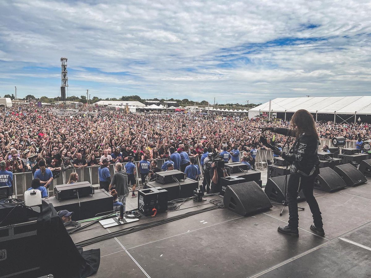 WeAreDed's tweet photo. Thank you @LTLFest LOUDMOUTHS!
You were fucking incredible to party with. Huge love to you all👊🏻 Until next time…#StayDed https://t.co/gPVbPjUj6i