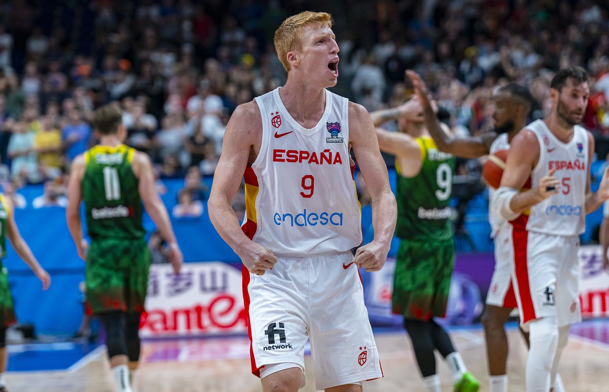«Al final, lo más importante es la pasión y disfrutar de este deporte. Porque si de verdad te gusta, el baloncesto no es un sacrificio, ni un trabajo, sino simple amor por lo que haces»

— Alberto Díaz.