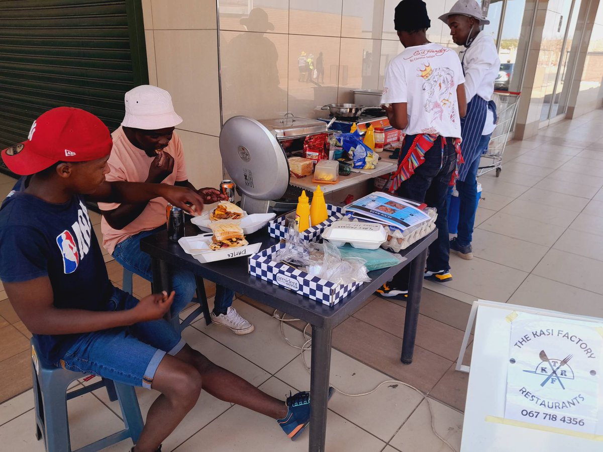 shape_cafe's tweet photo. Then we have The Kasi Factory Restaurant
Feeding those hungry tummies with some scrumptious modern kotas and dagwoods🤤
Follow on :
FB: The Kasi Factory Restaurant
IG : The Kasi Factory Restaurant
#Shapecafe
#Thabongshoppingcentre
#Shapersmarket https://t.co/0fHfR5u9Oz