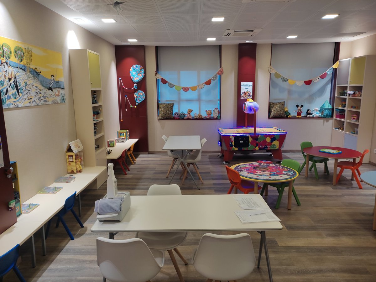 La <a href="/FundacionRonald/">Fundación Ronald McDonald</a> celebra durant aquest any 25 anys activitat. Com a voluntari de la <a href="/SFRValldHebron/">Sala Familiar Ronald McDonald Vall D'Hebron</a> us desitjo que complim molts més i que seguim acompanyant a les famílies que més ho necessiten.#nonstop <a href="/vallhebron/">Vall d'Hebron</a>.