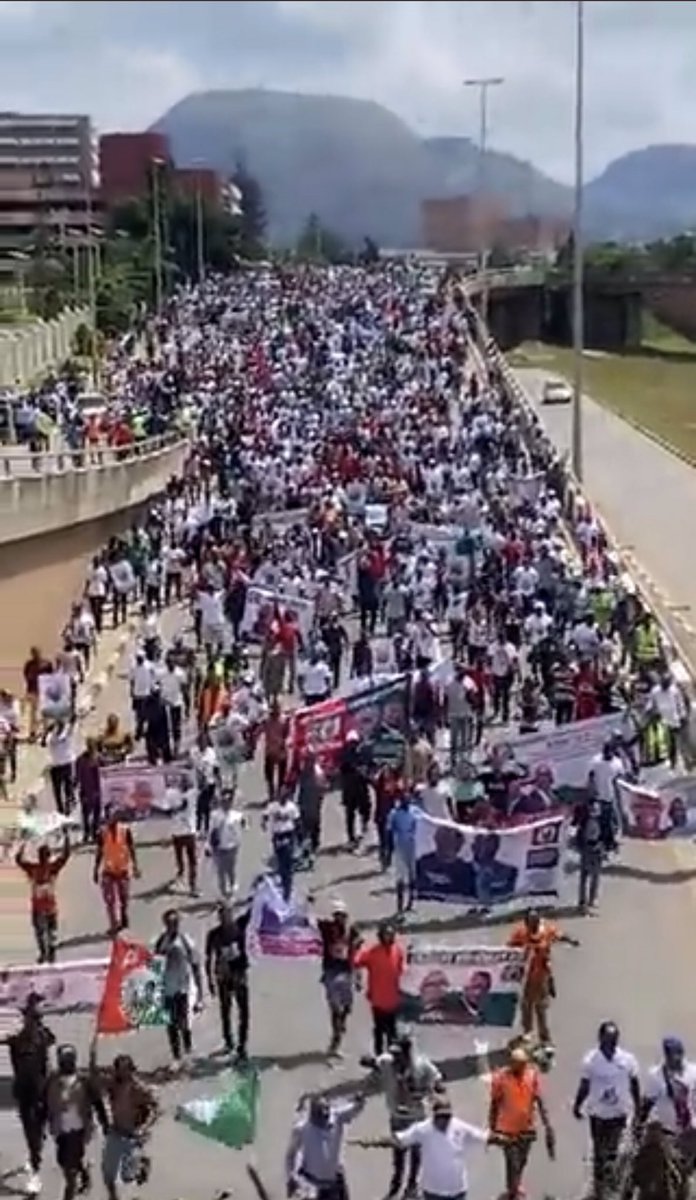 VintageZachi's tweet photo. This is fucking real 😌 🔥 voice of the people is the voice of God. Obidients just getting started.

#AbujaRally #StatementOfIntent https://t.co/nyeyJ5wUH3