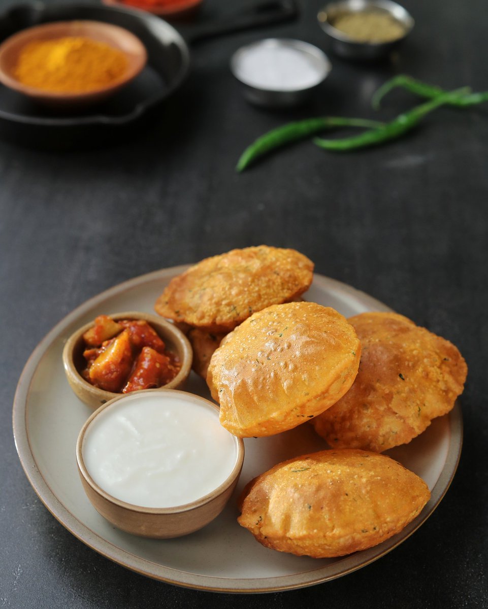 SanjeevKapoor's tweet photo. Moong Dal Puri, Dahi aur Achaar makes a perfect Comfort and Wholesome meal. Click the link below to check my full video recipe on YouTube.
https://t.co/TrsCgmkLS9
#puri #comfortfood #puri #dalpuri https://t.co/GuJlpyZTt1