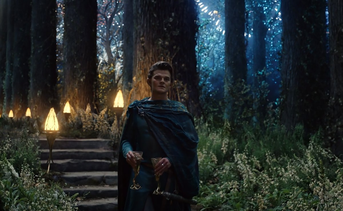 sIickslack's tweet photo. someone pointed out that elrond is drinking in every episode he's in, LISTEN CAN YOU BLAME HIM??? his father is a star, his mother is a bird, and his only brother is dead https://t.co/uYxR6PkjsF