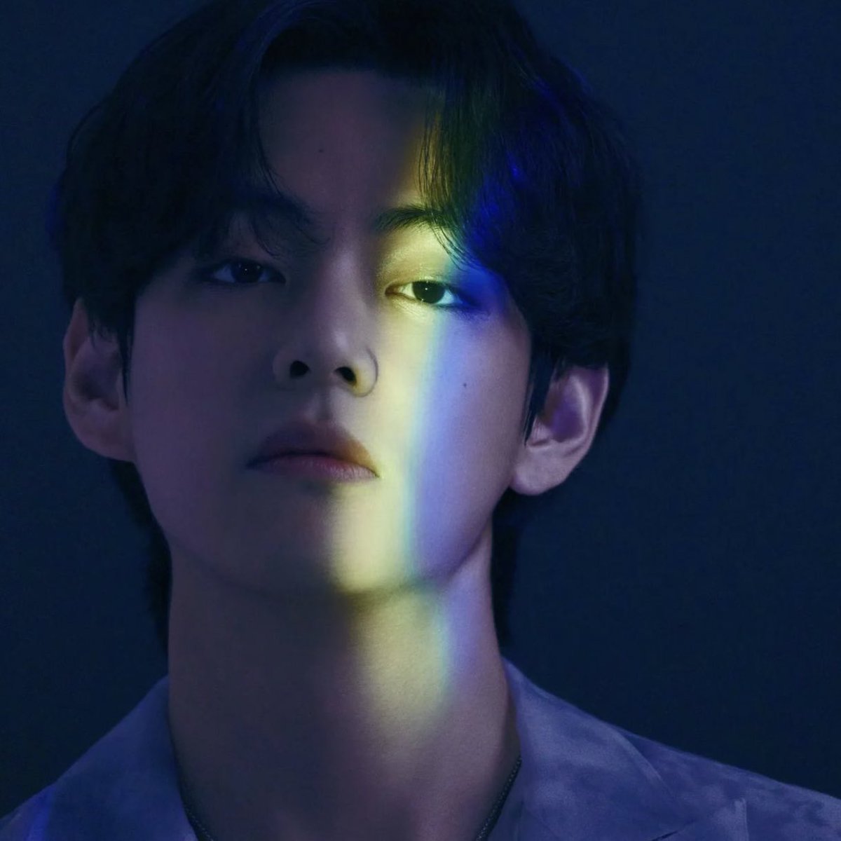 btsaresevennn's tweet image. — Hoy le toca sp a Taehyung, únanse
     en cualquier momento del día✨
     HT: #StreamFor_V @BTS_twt 

🖇 (open.spotify.com/playlist/6VWfw…)
🖇 (soundcloud.com/user-941355441…)
• más playlists, guías y metas ↓♡