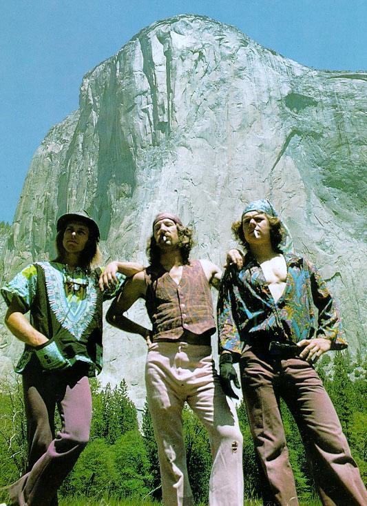 suarezclimb's tweet photo. Jim Bridwell, John Long y quien era el tercero..? No vale mirar internet.. después de la primera ascensión en el día del Capitán, lo que marcaría toda una época. https://t.co/7i43WlV0xe
