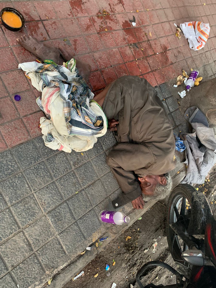 GoodSamaritanIn's tweet photo. Pls help this aged man lying since yesterday 🙏  thank You in advance Pillar No 1291 at meeting point hotel , beside Anand Theatre.@ActivistTeja @KarthikNarsing9 @CommissionrGHMC @KTRoffice @elderline14567 @V6News @DeccanChronicle @TOIHyderabad @hydcitypolice @RobinZaccheus https://t.co/Xzm2J6q7Ik