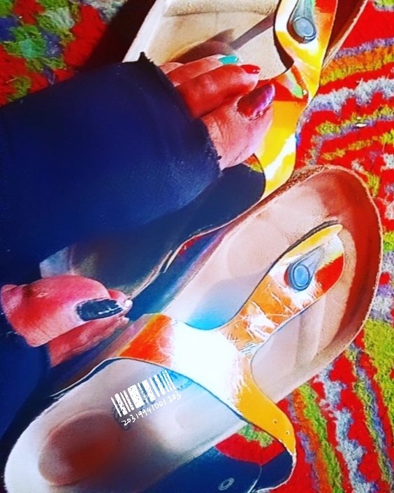 bia_aly's tweet photo. You can't go back and change the beginning, but you can start where you are and change the ending.
.
#saturday #saturdaymood #traditionalchappal #chappals #red #colorsdaily #todaycolor #feet #nailcolor #biaaly https://t.co/JvcUPWP9uZ