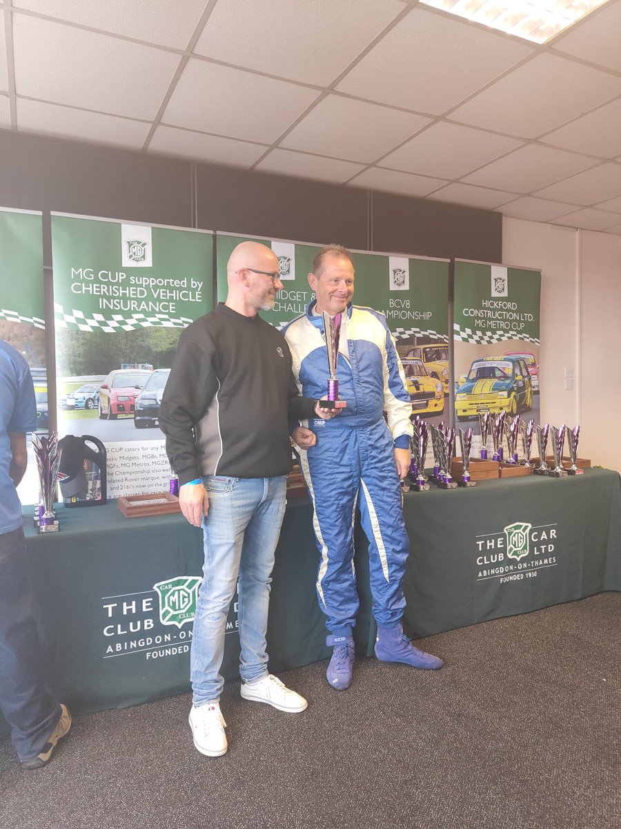 CarrotRacing3's tweet photo. Final race meet of the season #snetterton winner of race one @LINKFRESH @PotskiMedia race two around 16:20#mgtrophy https://t.co/DQfA1l3umc