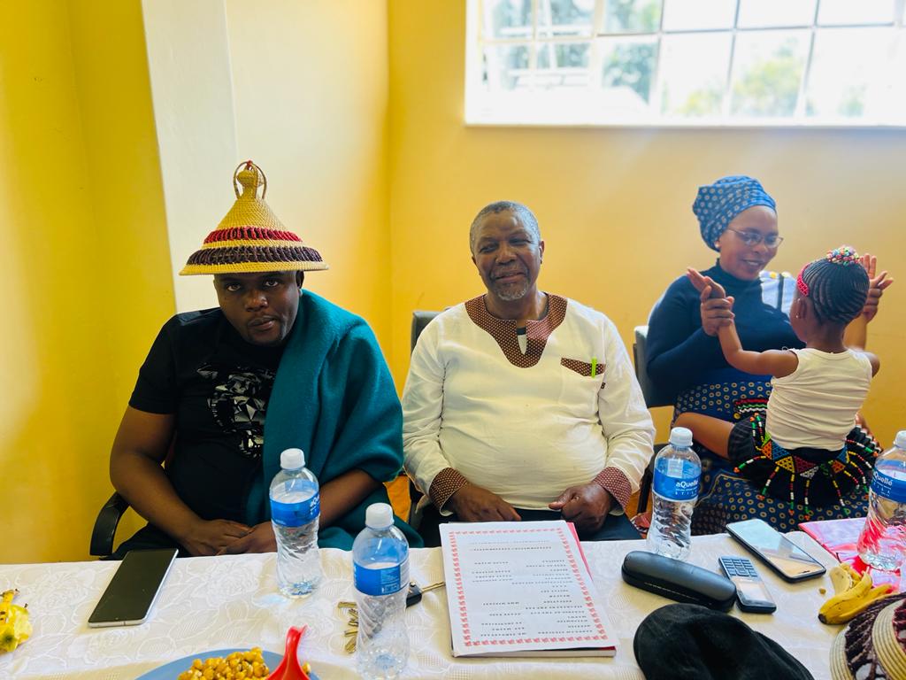 kayphonique_SA's tweet photo. A Busy Day in Matatiele Ward 01 
Heritage day Celebrations
@ithalian10 https://t.co/jXuBxvrGY6