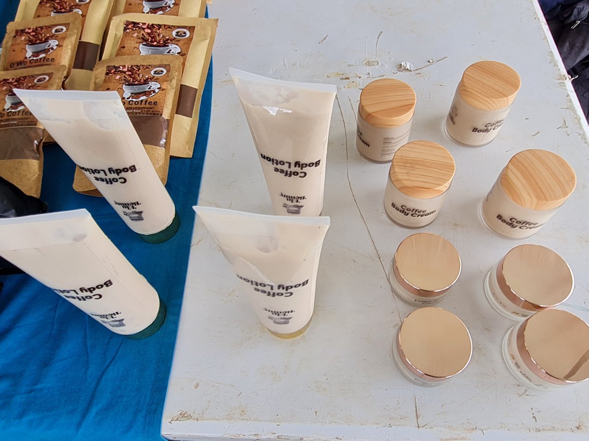 ugandainvest's tweet photo. More products from Kigezi at Kigezi Investment Summit &amp; launch of Kisoro Industrial &amp; Business Park.
#InvestInKigezi https://t.co/DX4rDcKqiS