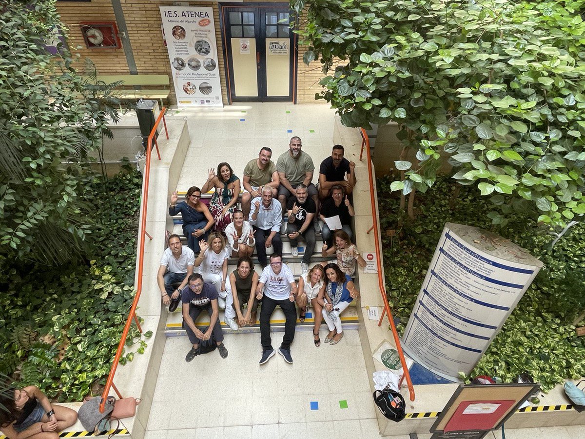 EABE2023's tweet photo. Sesión de trabajo del equipo organizador del #EABE23 en el IES Atenea de Mairena del Aljarafe. Muchas gracias por la acogida a @profesorfede.
Y gracias a @caotico27 por acompañarnos y ayudarnos tras su experiencia en el @EABE2020 #EABE22 de Sanlúcar.
Seguimos avanzando
#SoyEabero https://t.co/QLU1CFeXqZ