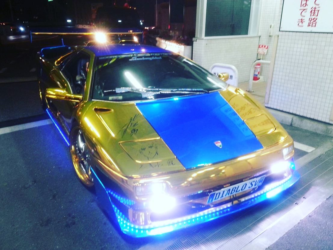 morohoshi_7777's tweet photo. ⭐️金星号⭐️
#lamborghini #ランボルギーニ #morohoshi #諸星伸一 #fightingstar #ファイティングスター #fsbk #カスタム #スワロフスキー #swarovski #tokyo #japan https://t.co/CM59ZH9zyn