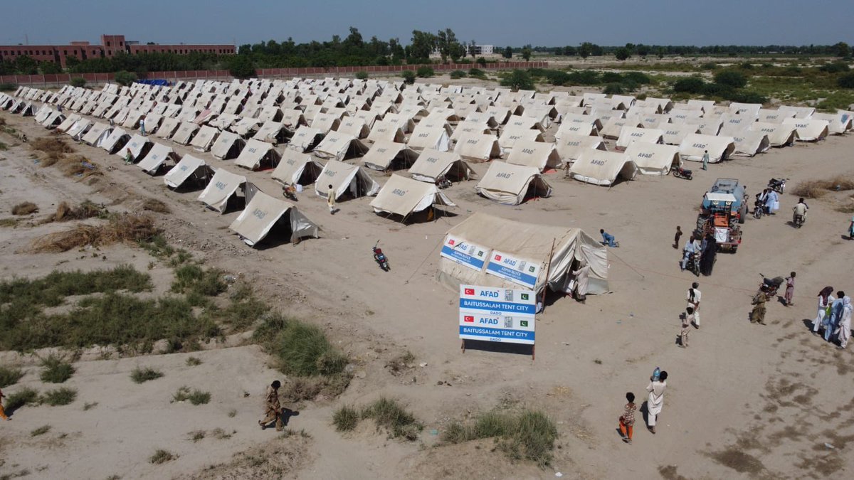 AFAD, Sindh eyaleti, Dadu ilçesinde kurulan “AFAD - Beytüsselam çadırkentinde”⛺️⛺️⛺️ 
selzedelere gıda kolisi dağıttı 🇹🇷🇵🇰

👉 aa.com.tr/tr/dunya/afad-…