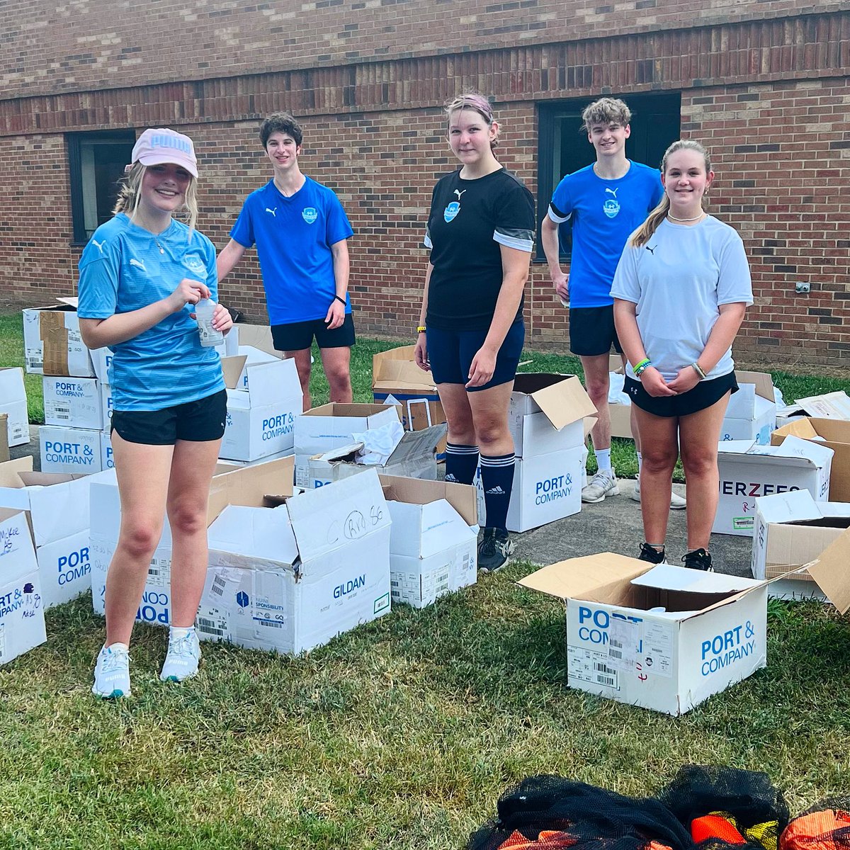 CSA_Soccer's tweet photo. Be sure to say hi 👋 to our #CSArec site coordinators this weekend! They are working hard every Saturday to make sure you have everything you need for your matches! 

#csastaff #csaproud #recreationalsoccer #charlottesocceracademy https://t.co/UCORrCin9j