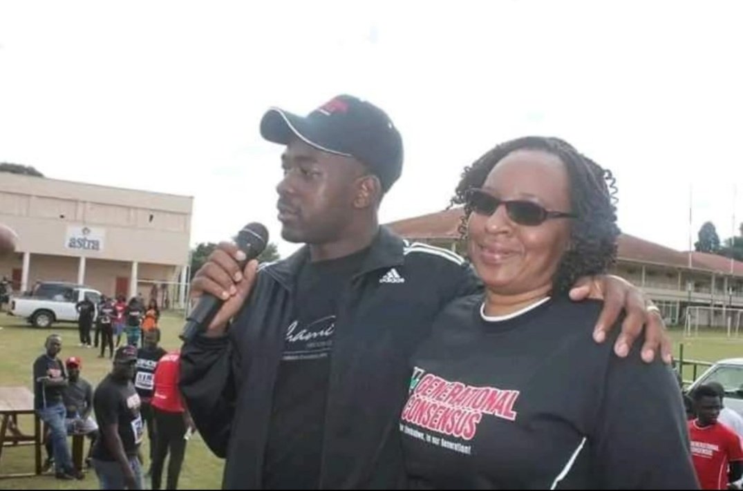 TMunengoni's tweet photo. Chamisa and his wife 😅😅. If he couldn't choose the best for himself mozoti nyika imika!!! Tonzwa nekuwunzirwa zvinhu zvakasakara nekuchembera munyika munomu. https://t.co/m2SQRjdh6z