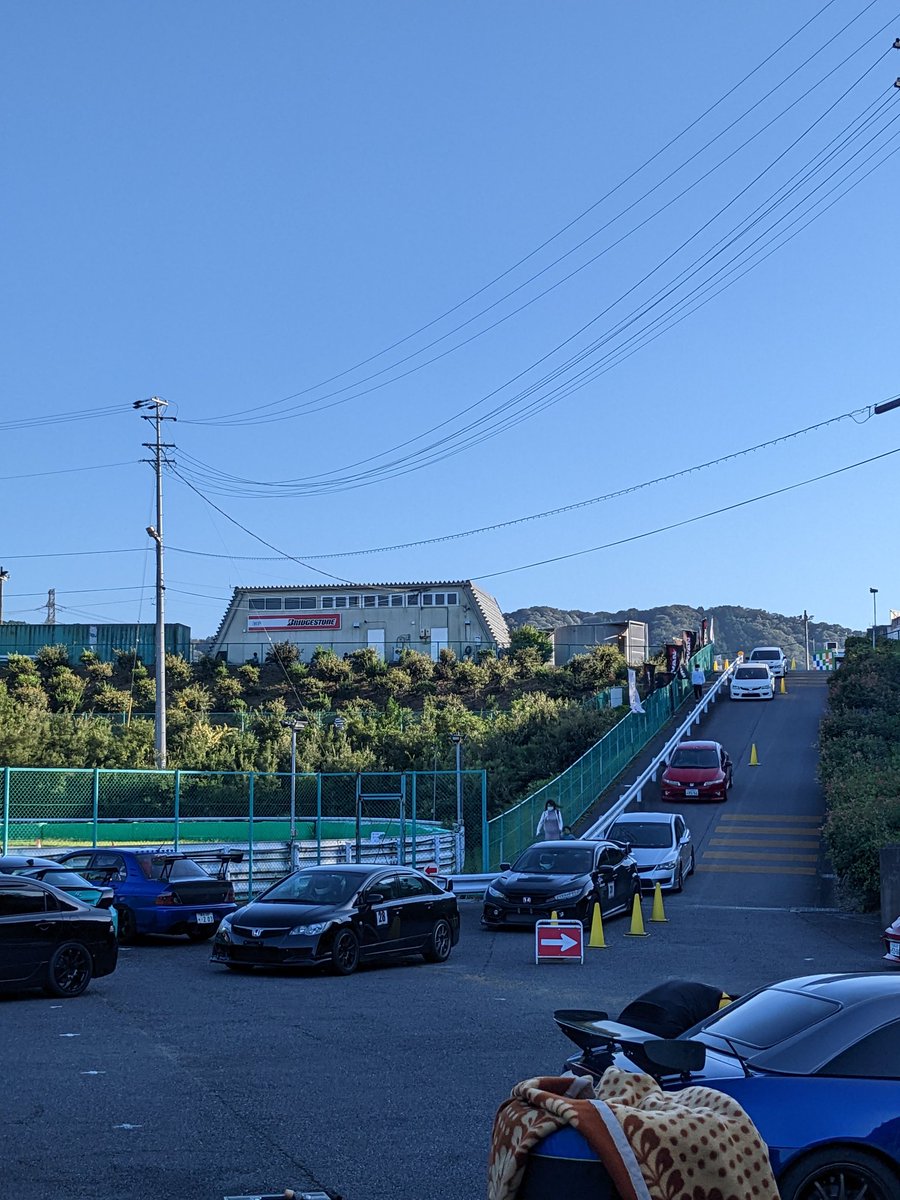 ラズファクトリー走行会お疲れ様でした。
主催されたラズさん、運営されたRUNCARさん、会場の幸田サーキットさんありがとうございました🙏
新たなS2仲間も出来たりお久しぶりな方にも会えたりGR86試乗したりカートレースでARVOU柴田さんと争ったりでワイワイ楽しめました😊
お写真も嬉しいです♡