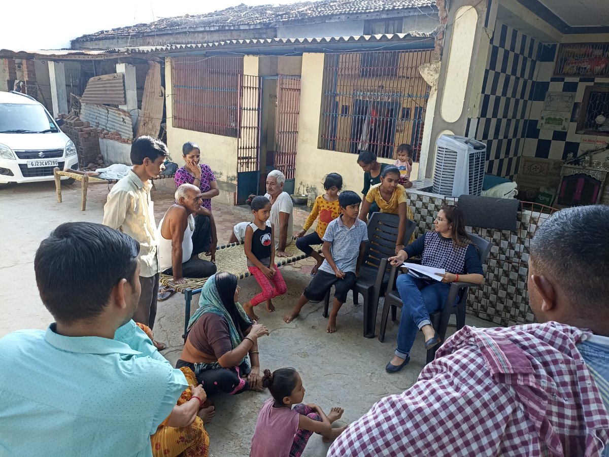 sdm_khambhat's tweet photo. Visit of low voter turn out booth at dhuvaran, jalsan, haripura , to assess the reason for exceptionally low voter turn out n planning of activities accordingly to increase the voter turn out #Mission2022 #AVSAR @CollectorAnd @CEOGujarat https://t.co/xPJdVXTb9H