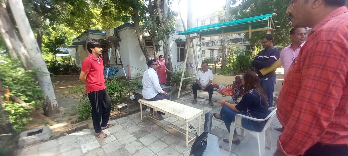 sdm_khambhat's tweet photo. Visit of low voter turn out booth at dhuvaran, jalsan, haripura , to assess the reason for exceptionally low voter turn out n planning of activities accordingly to increase the voter turn out #Mission2022 #AVSAR @CollectorAnd @CEOGujarat https://t.co/xPJdVXTb9H