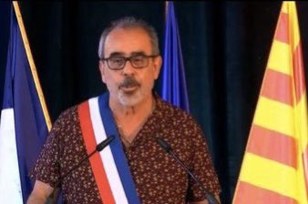 Tot el suport a @GarciaNicolas66, batlle d’Elna (Rosselló), per la seva defensa de l’ús del català en els plens municipals com un gest de normalitat lingüística i democràtica.