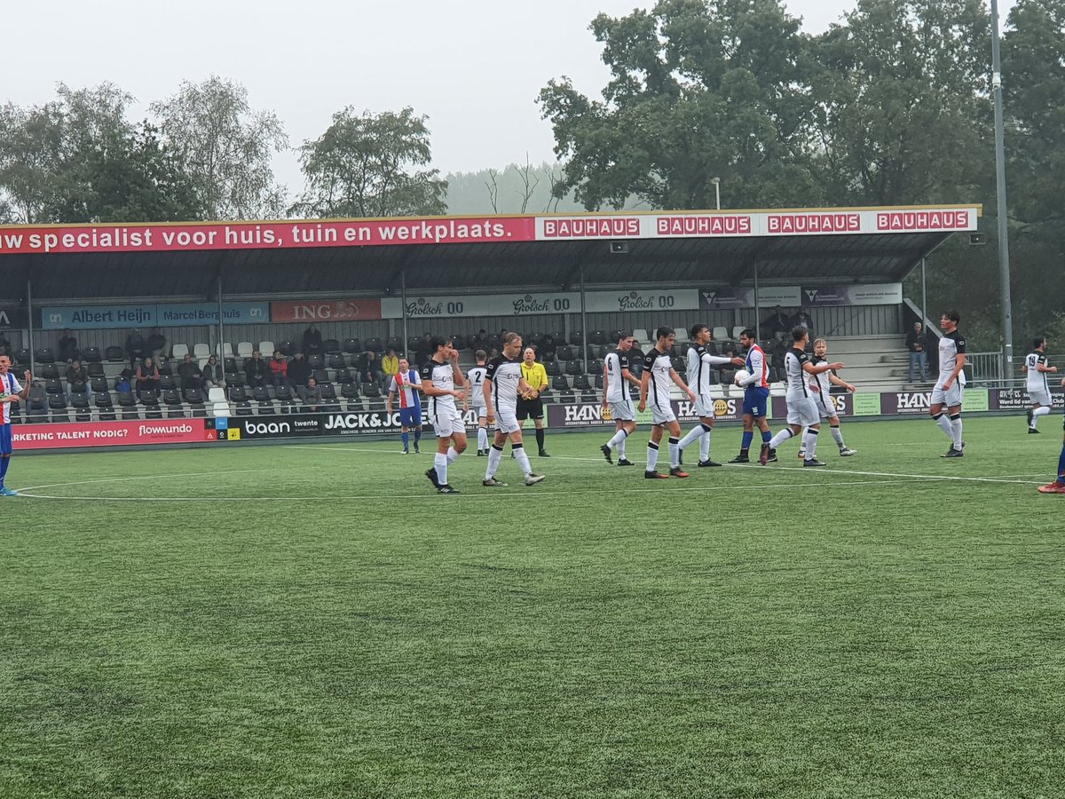 Rust. Tussenstand is 2-1 in het voordeel van ATC