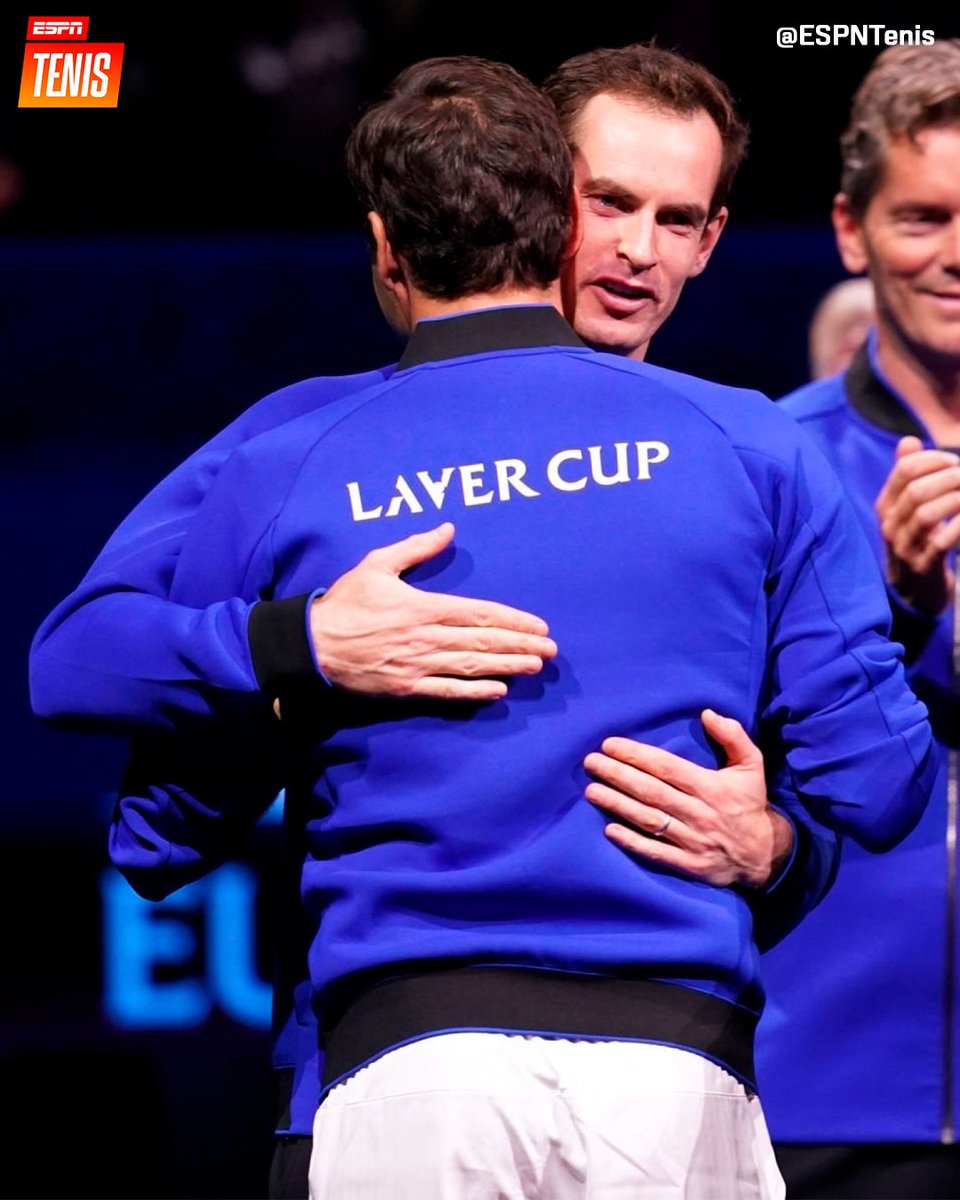 ESPNtenis's tweet photo. La fiesta fue de Roger. Pero ellos la hicieron aún más especial. ♥️🙌

#HastaSiempreRoger https://t.co/VXj74YWz8P