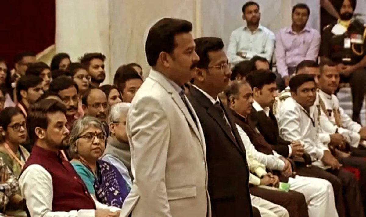 _NSSIndia's tweet photo. Hon'ble President Smt. Droupadi Murmu Ji conferred the National Service Scheme Awards 2020-21 upon the NSS volunteers,units &amp; universities at Rashtrapati Bhavan today on the occasion of NSS Day. #NSSAwards|@ianuragthakur @Anurag_Office @NisithPramanik @YASMinistry @pankajsinghips https://t.co/b2SaNaVS8E